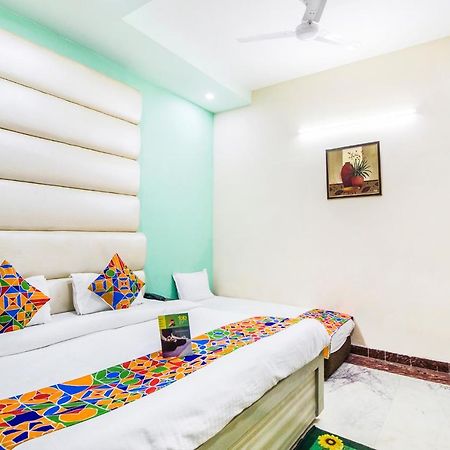 Fabhotel Plus Maniram Palace Agra  Bagian luar foto