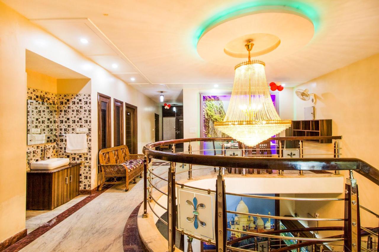 Fabhotel Plus Maniram Palace Agra  Bagian luar foto