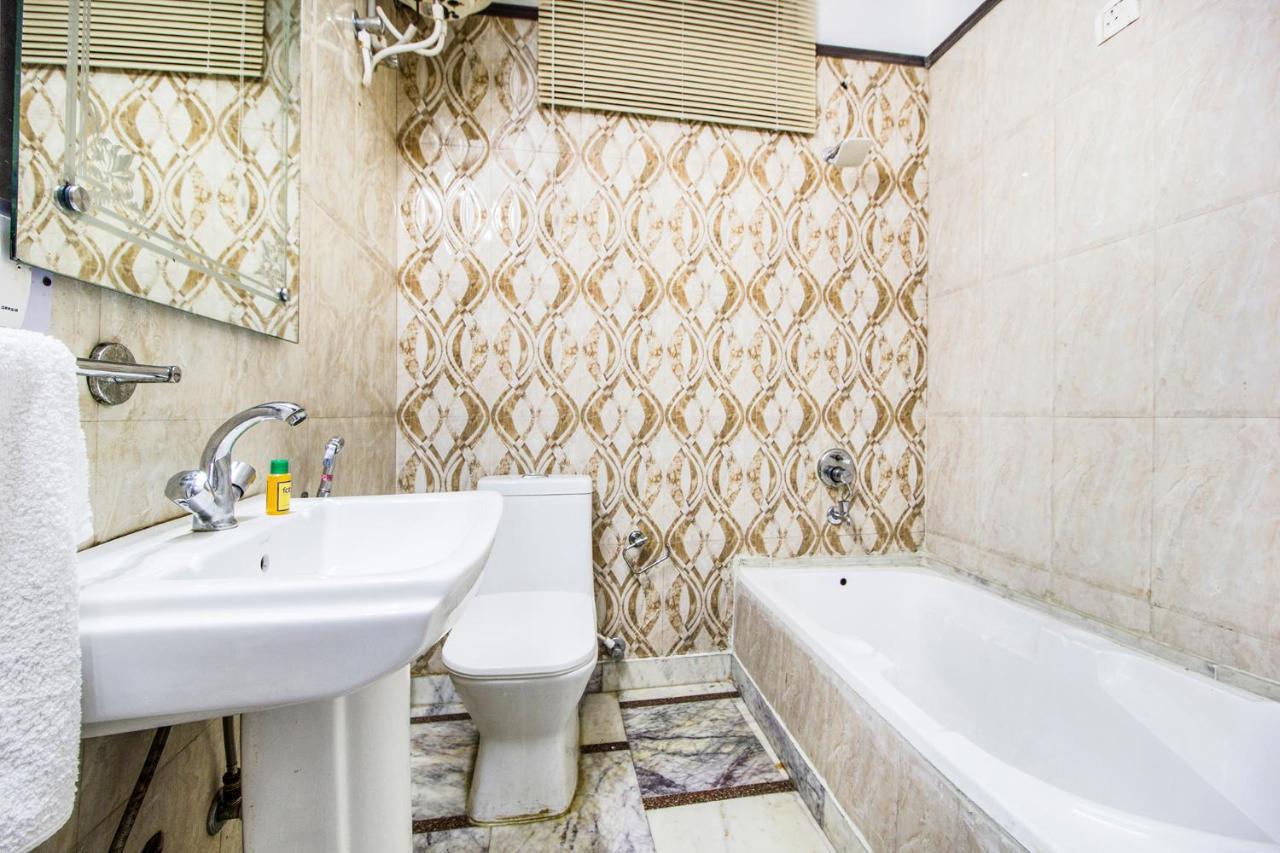 Fabhotel Plus Maniram Palace Agra  Bagian luar foto