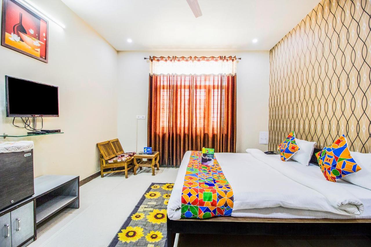 Fabhotel Plus Maniram Palace Agra  Bagian luar foto
