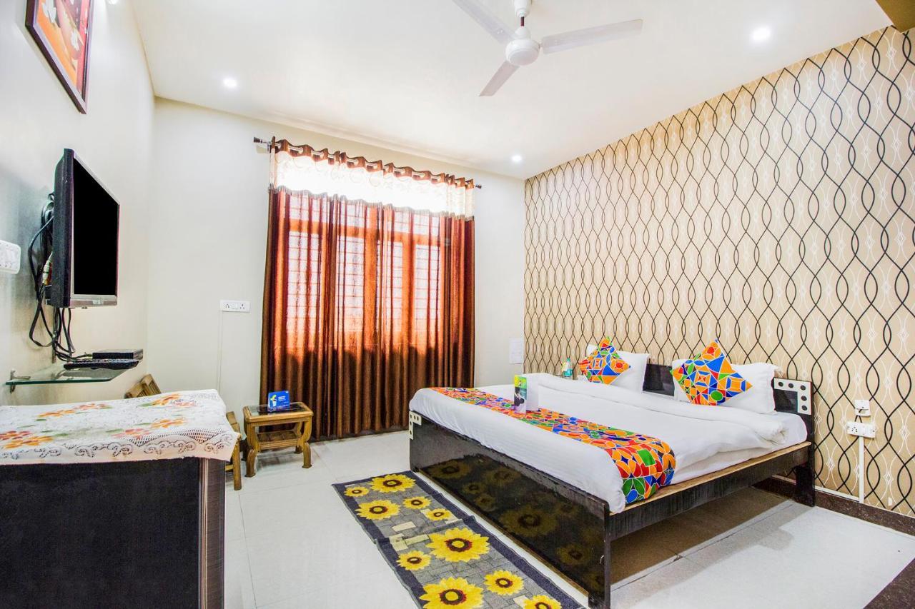 Fabhotel Plus Maniram Palace Agra  Bagian luar foto
