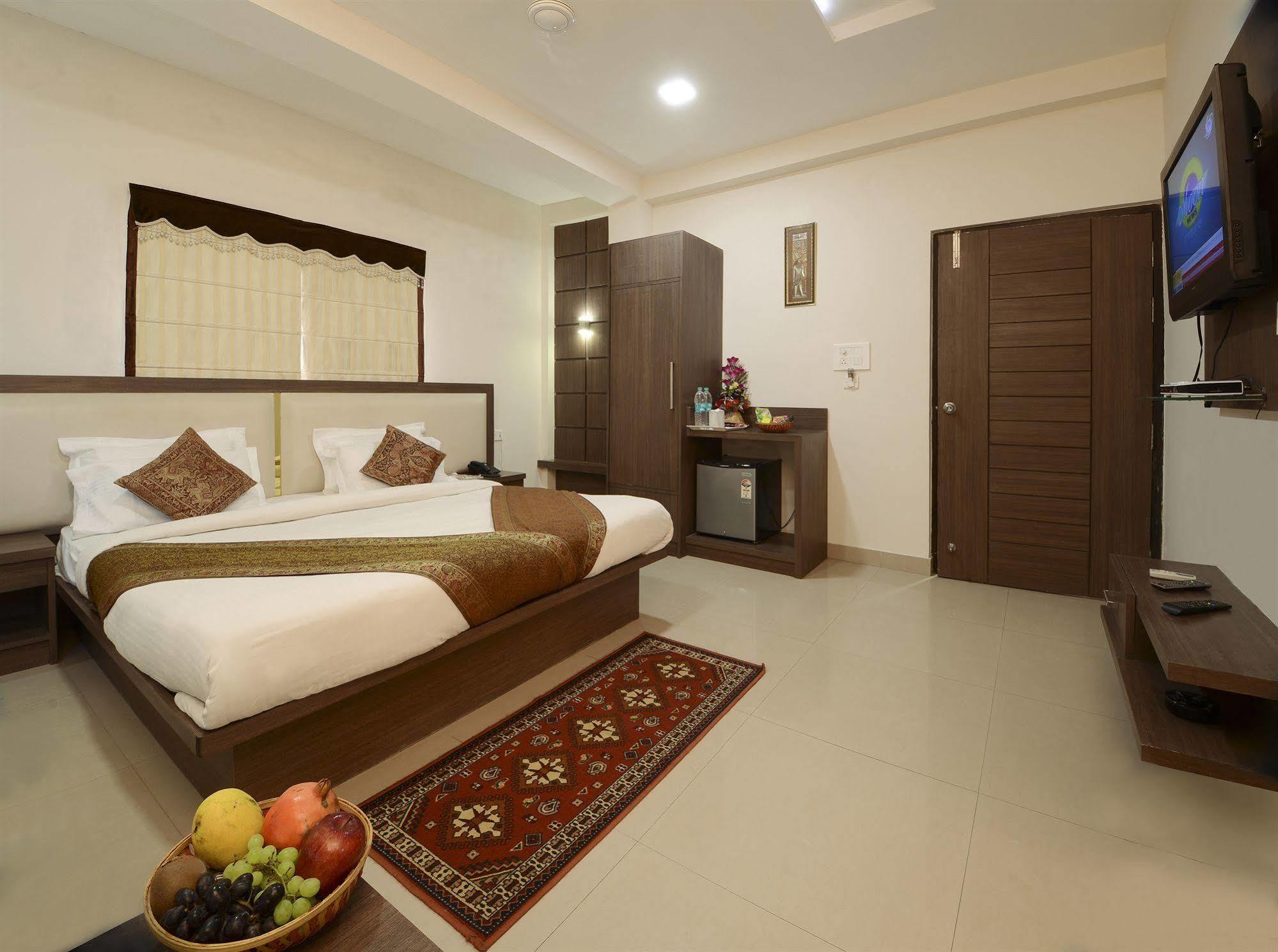 Fabhotel Plus Maniram Palace Agra  Bagian luar foto