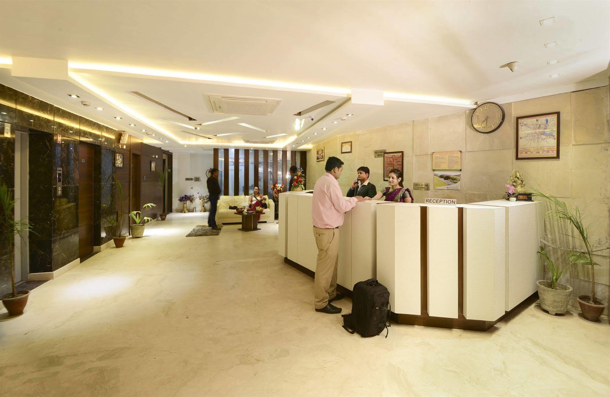 Fabhotel Plus Maniram Palace Agra  Bagian luar foto